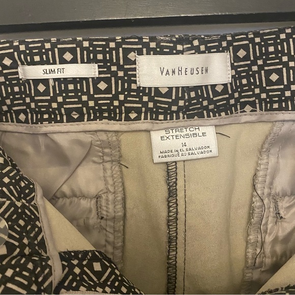 Van Heusen Women’s Black & Cream Slim-Fit Cropped Pants, Size 14, Chic Classic - Picture 3 of 8